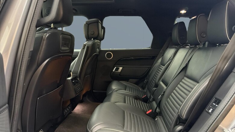 Land Rover Discovery 3.0 D300 R-Dynamic HSE 5dr Auto Diesel Station Wagon